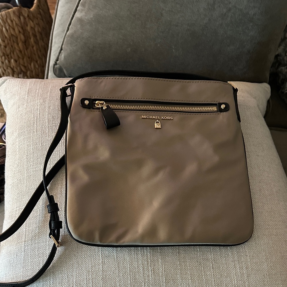 MICHAEL KORS - Nylon Kelsey Crossbody Bag